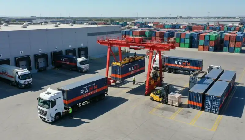 Recepción y desconsolidación de mercadería en bodega logística